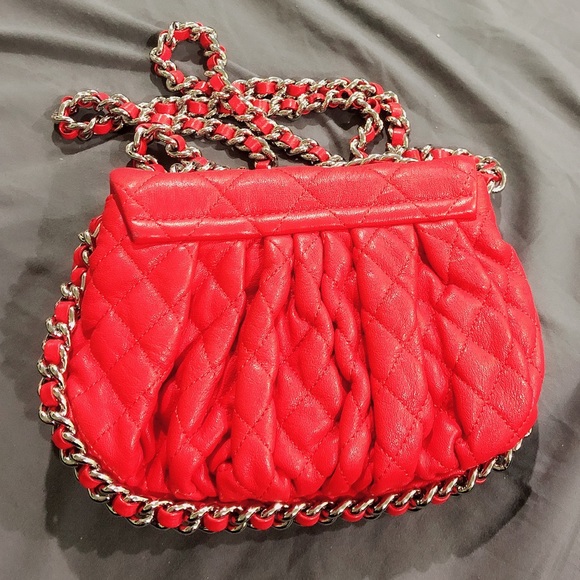 TRADE —Chanel chain cross bag - Picture 2 of 9